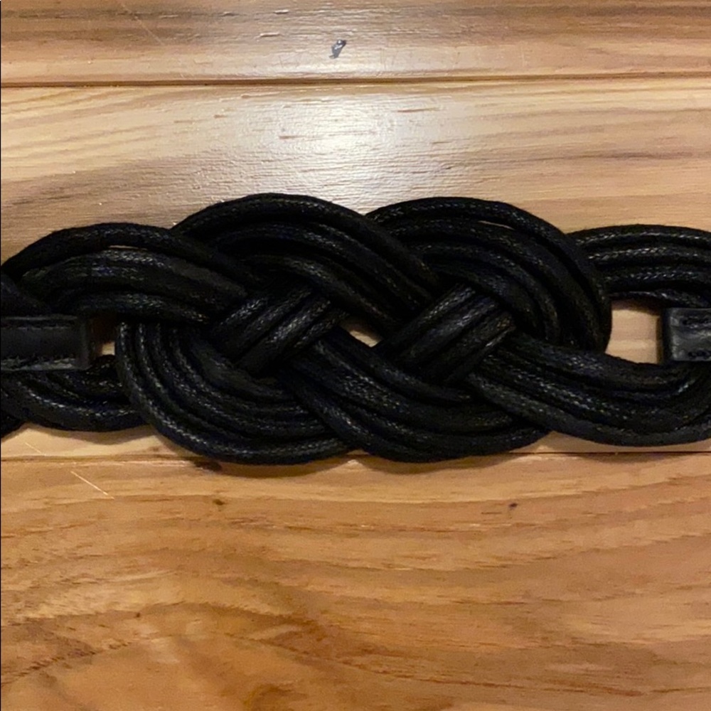 Black woven accent belt NWT